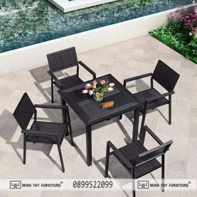 chon ban ghe ngoai troi polywood quan cafe 1